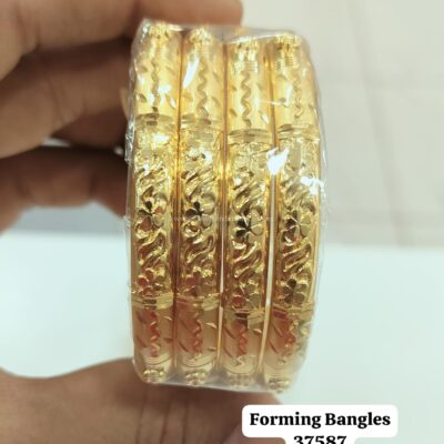 87 Gold forming jewellery