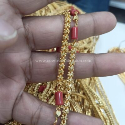 76 Chain with red beads